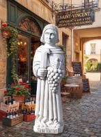 Saint Vincent Figur mit Wein
