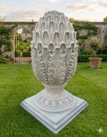 Pinienzapfen mit Sockel als Pfeilerschmuck Element oder Gartendeko Schmuckzapfen 51cm