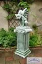 Steinfigur Gargoyle mit Sockel