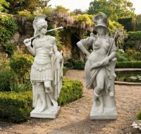 Römische Steinfiguren Centurio und Minerva – Feldherr und Feldherrin als Skulpturen-​Set